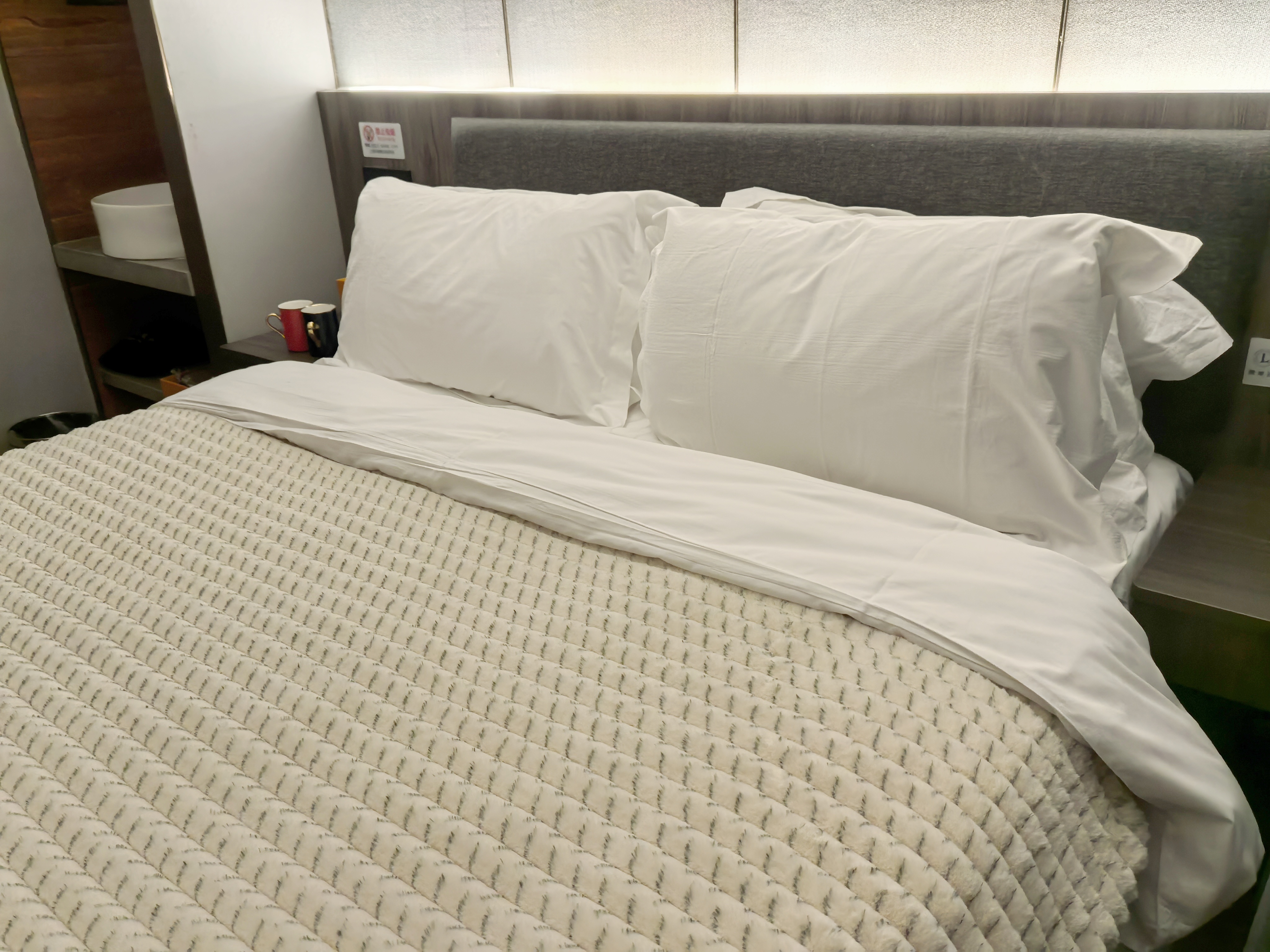 Cationic faux rabbit fur comforter
