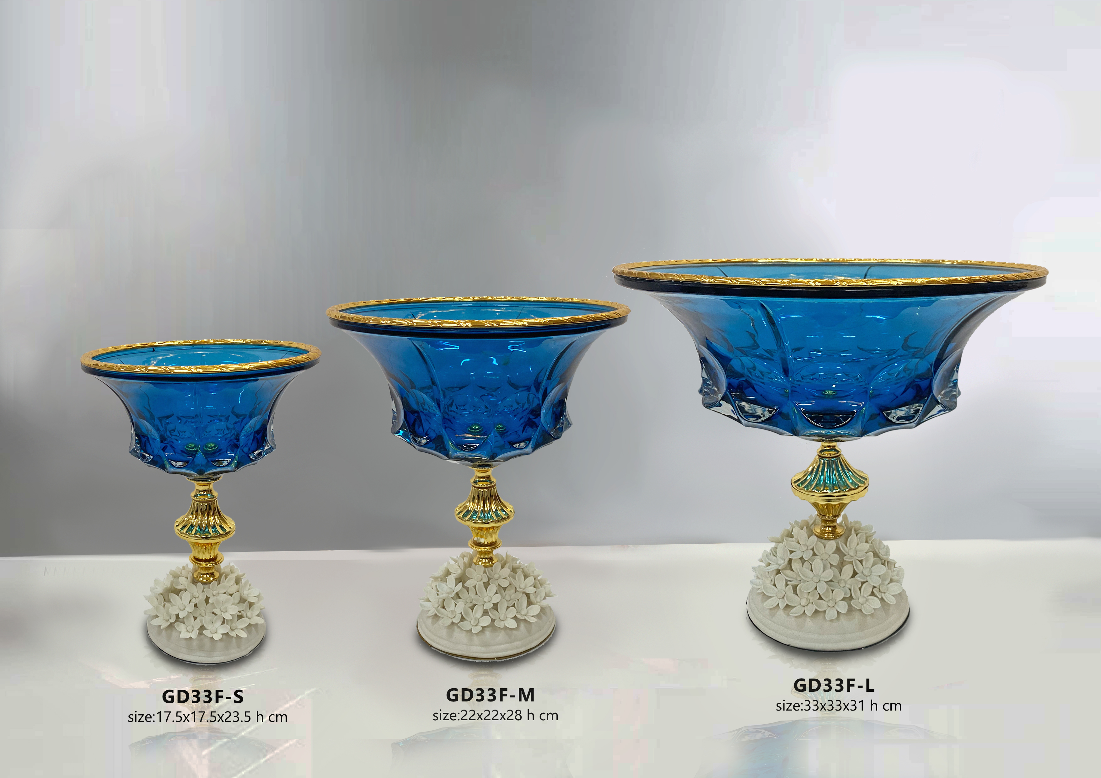 Dinner table glassware