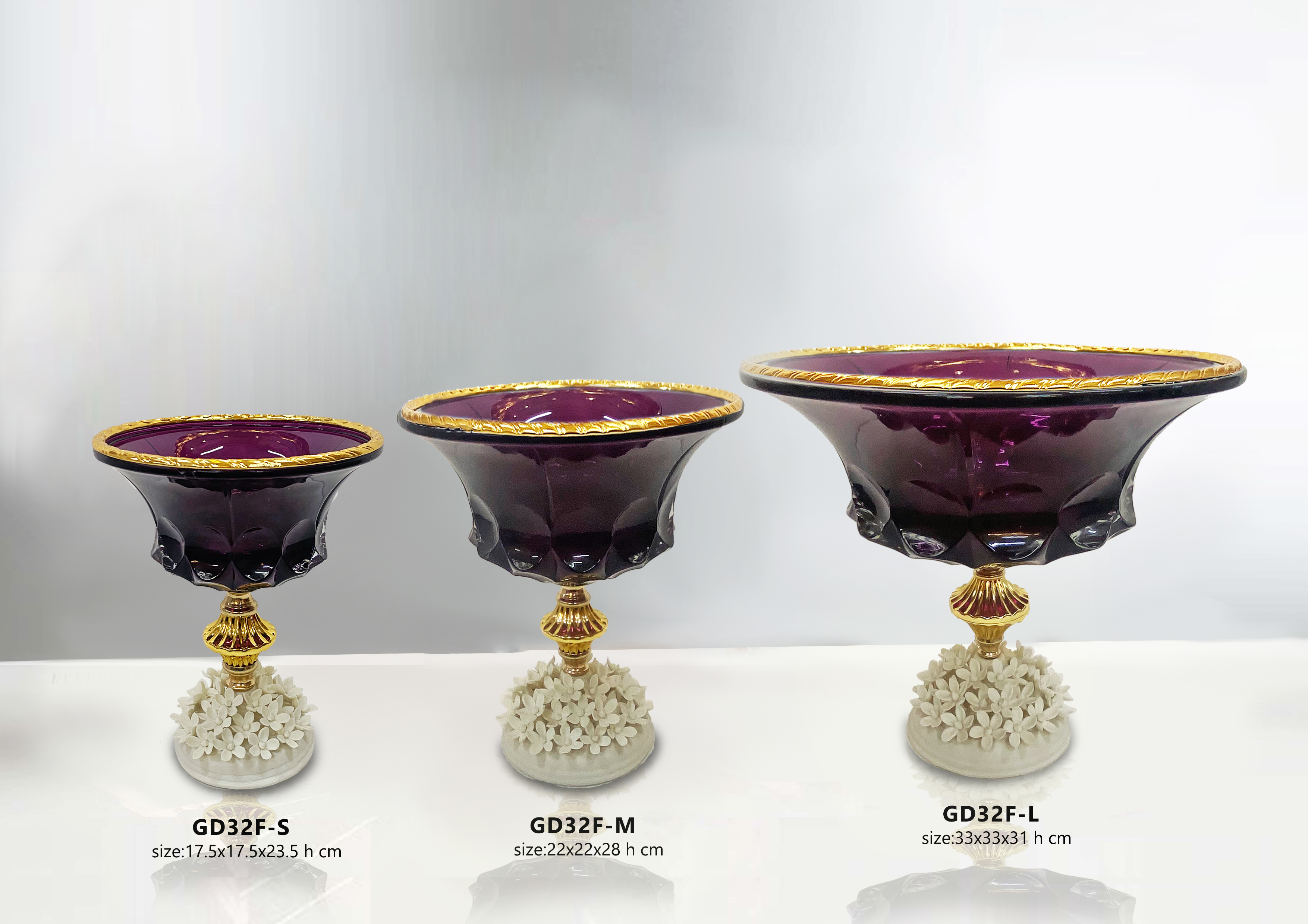 Dinner table glassware