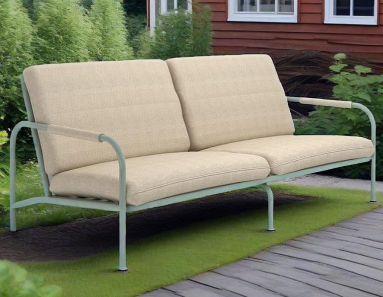 Uetco Outdoor Lounge Chair White Ottoman