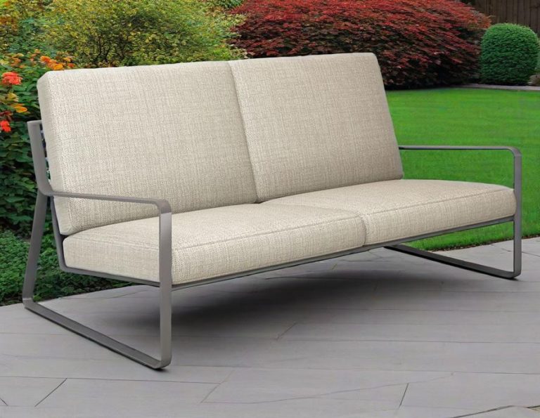 Uetco Outdoor Lounge Chair White Ottoman