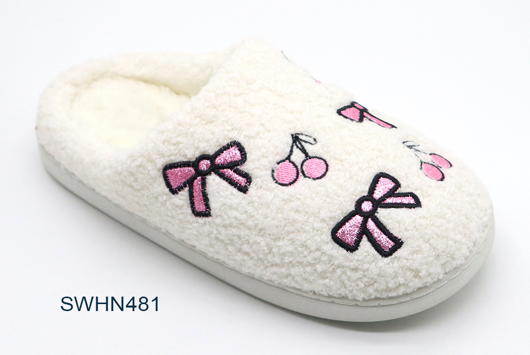 Slippers，indoor Slippers ,plush Slippers,flat