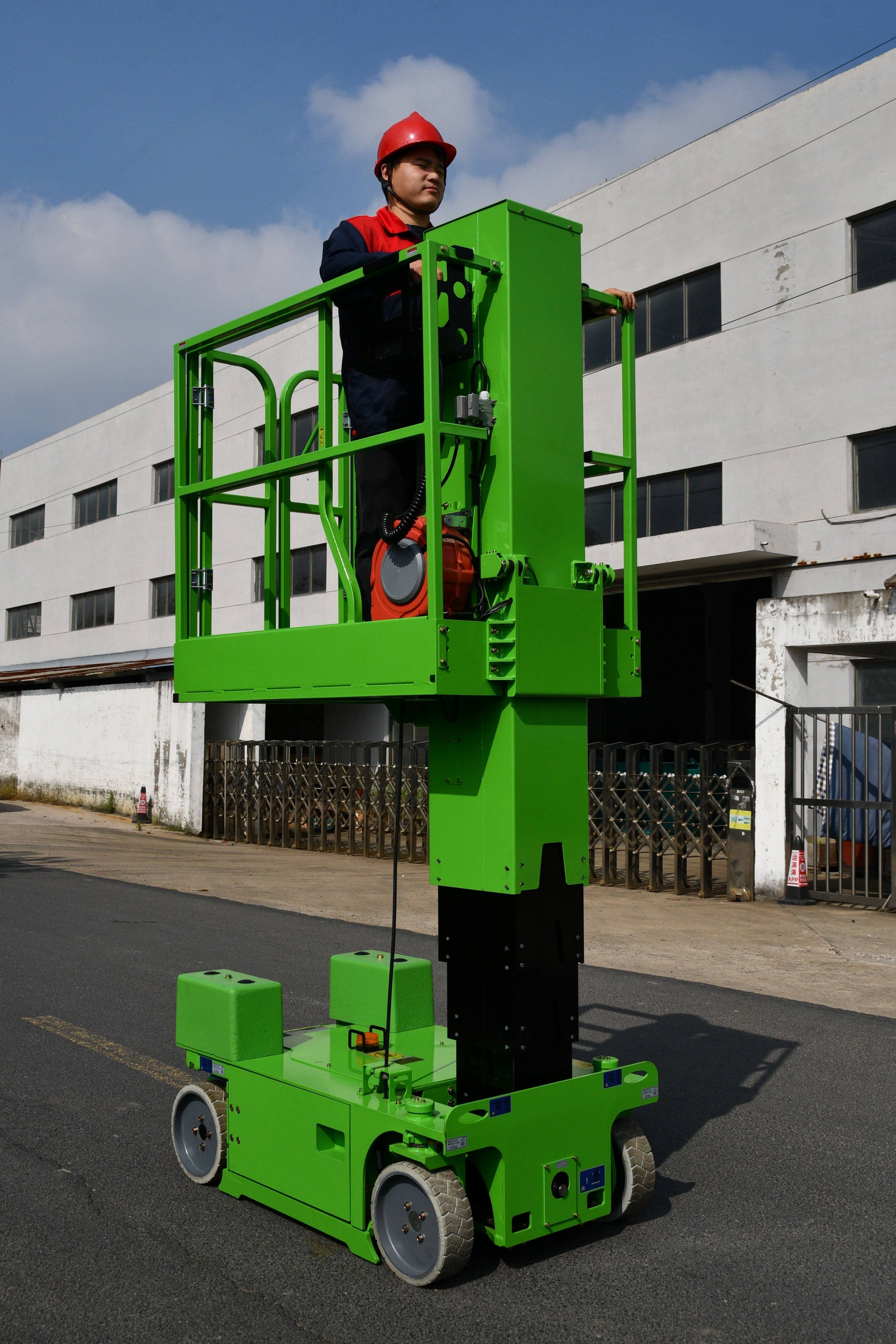 GEMNE Self-propelled Mast Vertical Lift