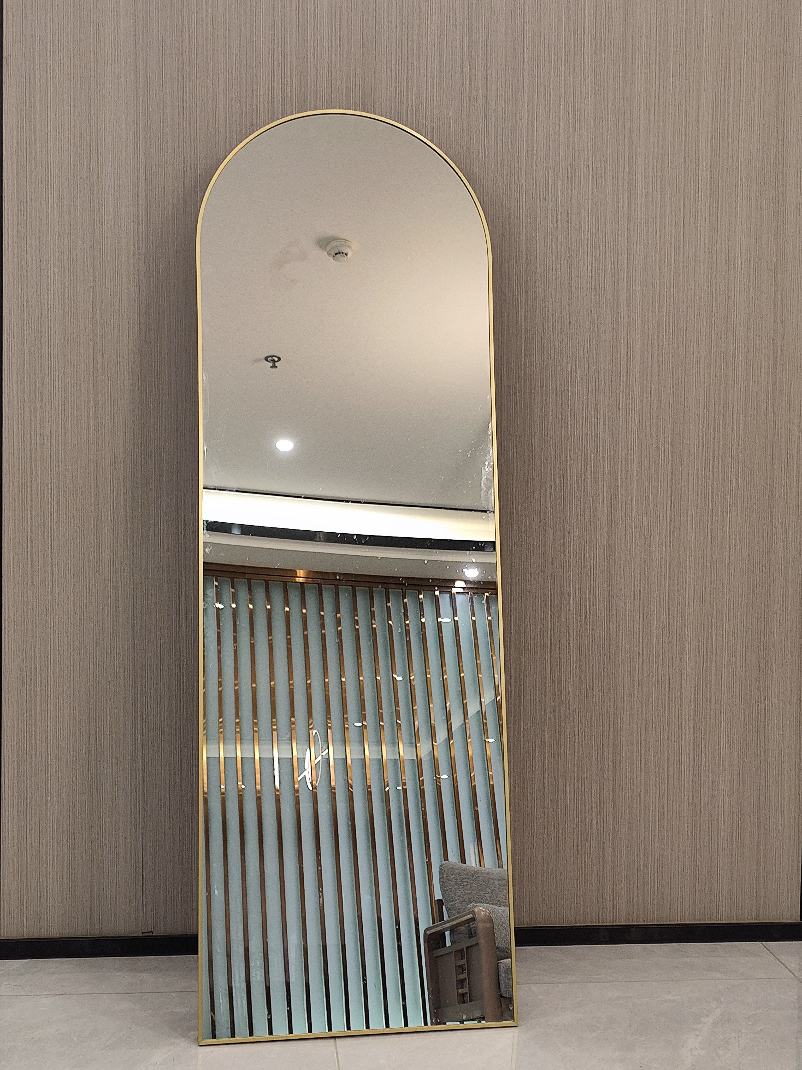Aluminium framed mirror with standing