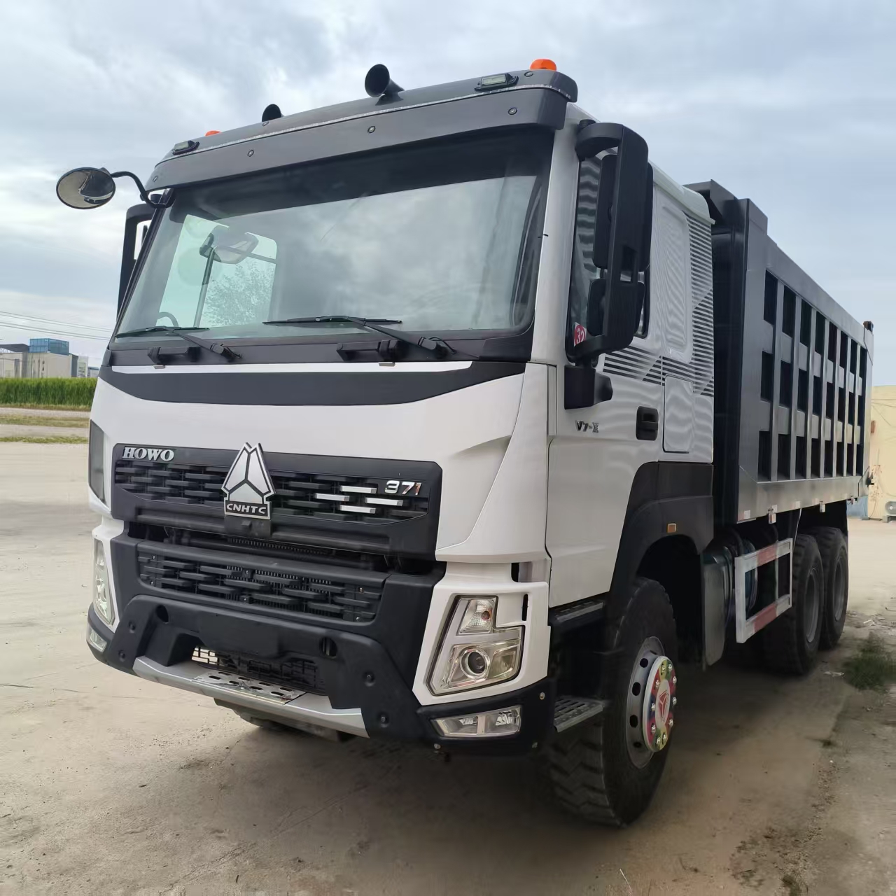 Export HOWO dump truck