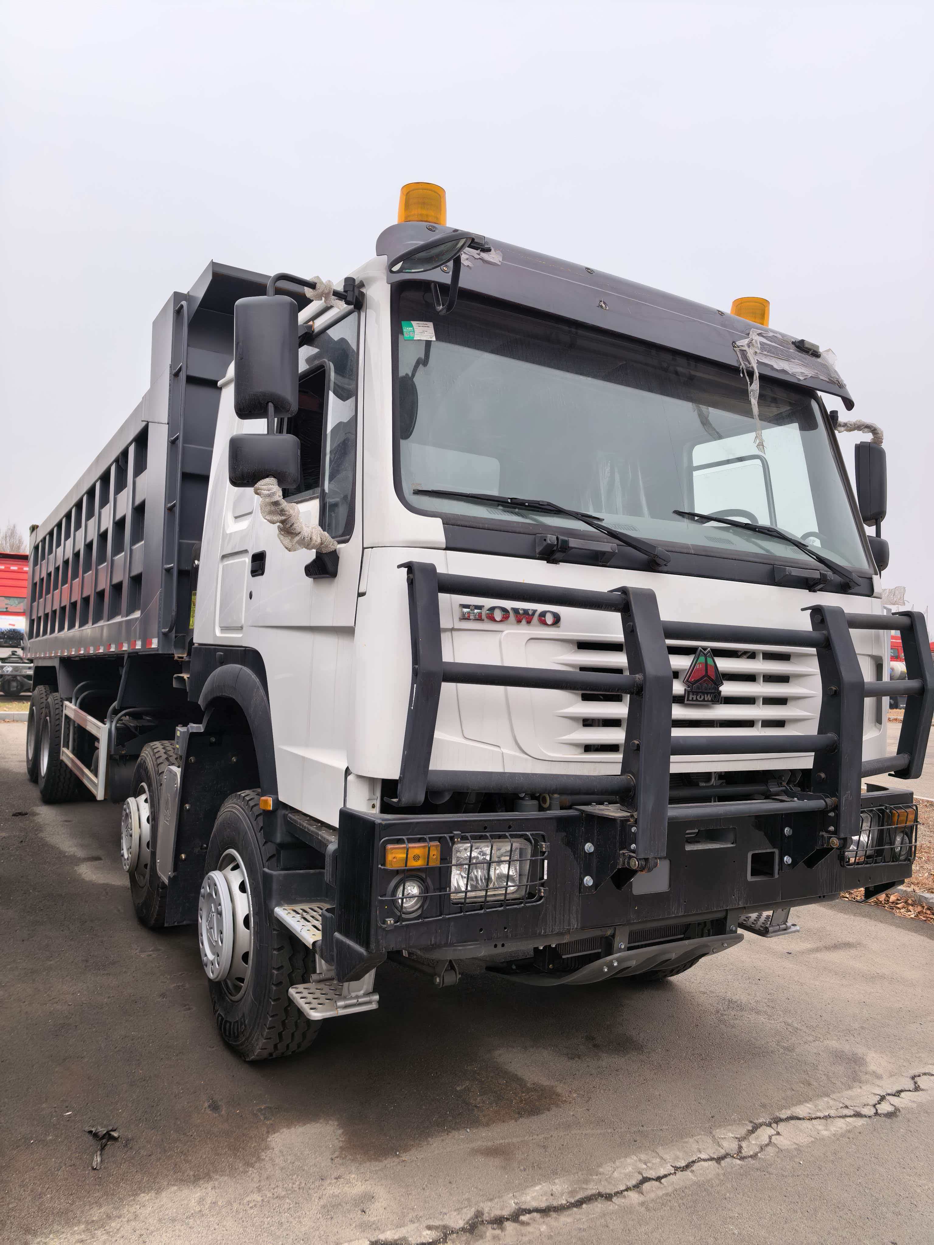 Export 8X4 Howo dump trucks