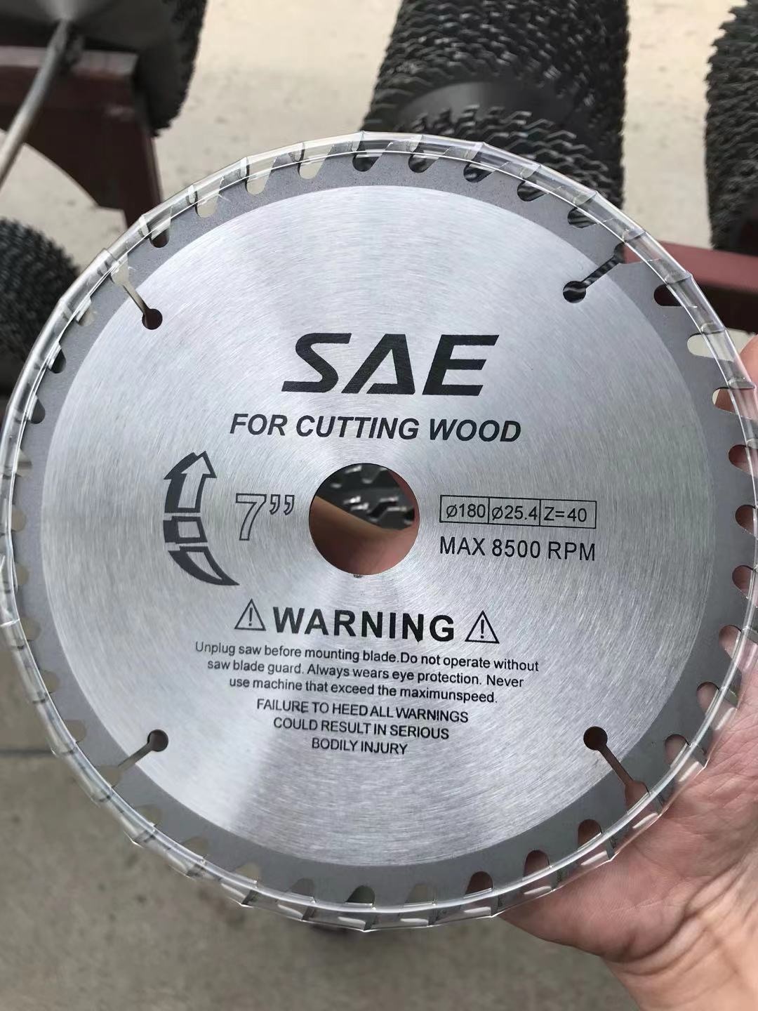 Alloy saw blade