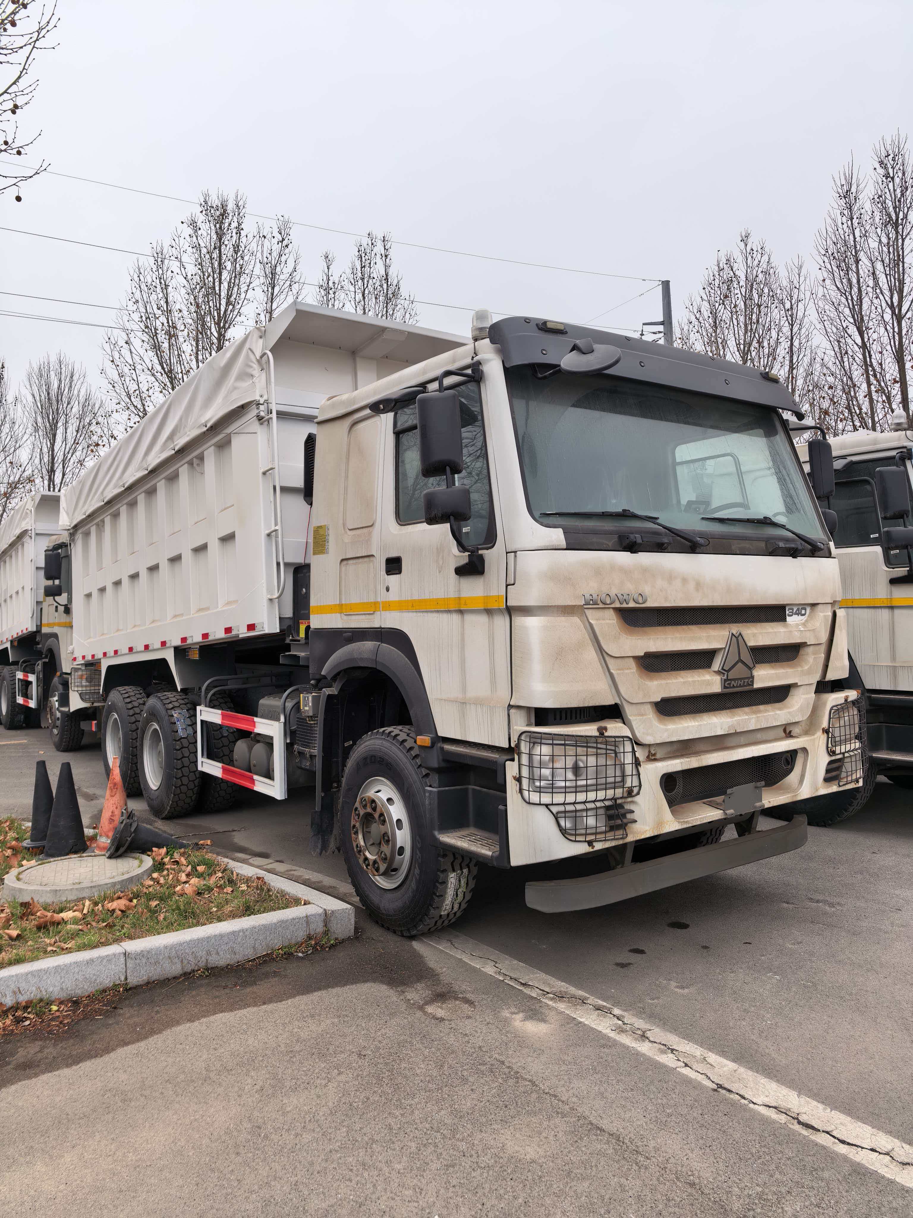 Export Howo dump trucks