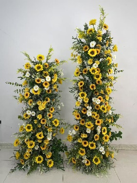 Artificial flower column