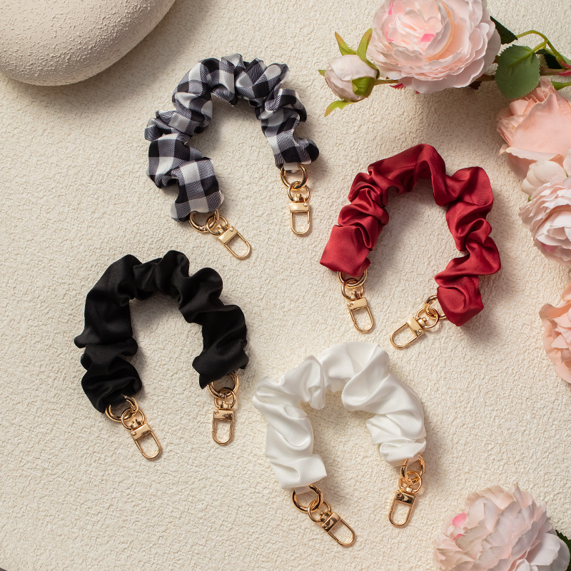 Women's Short Phone Case Wrist Strap with Scrunchie Chain, Ins Style Hot Selling in Europe & America