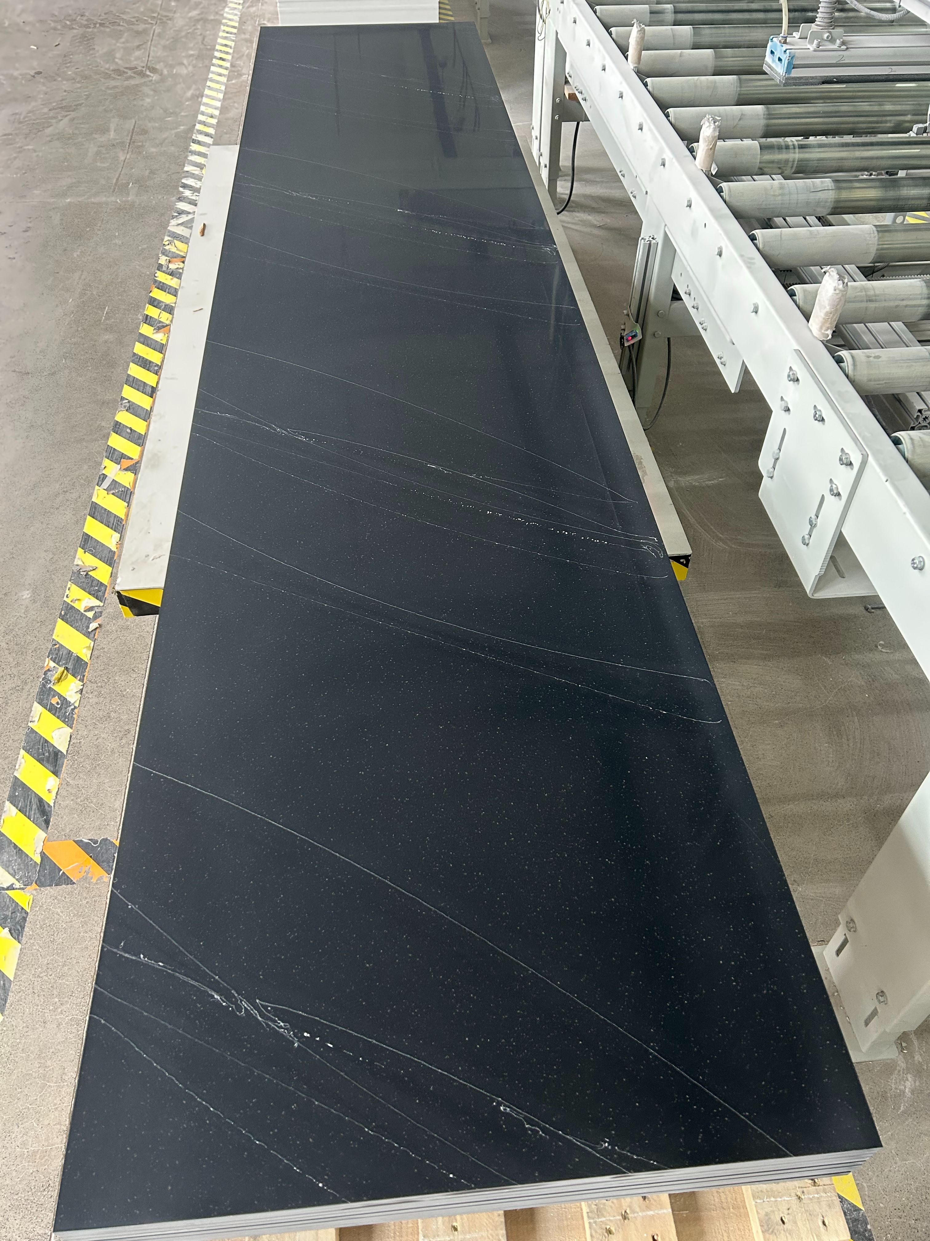 Qzunda-acrylic solid surface