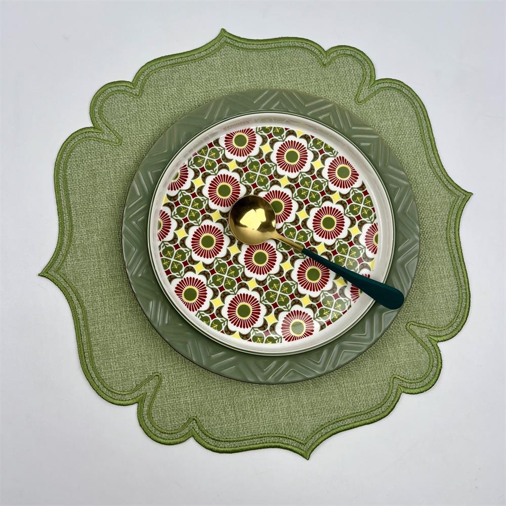 embroidery table placemat