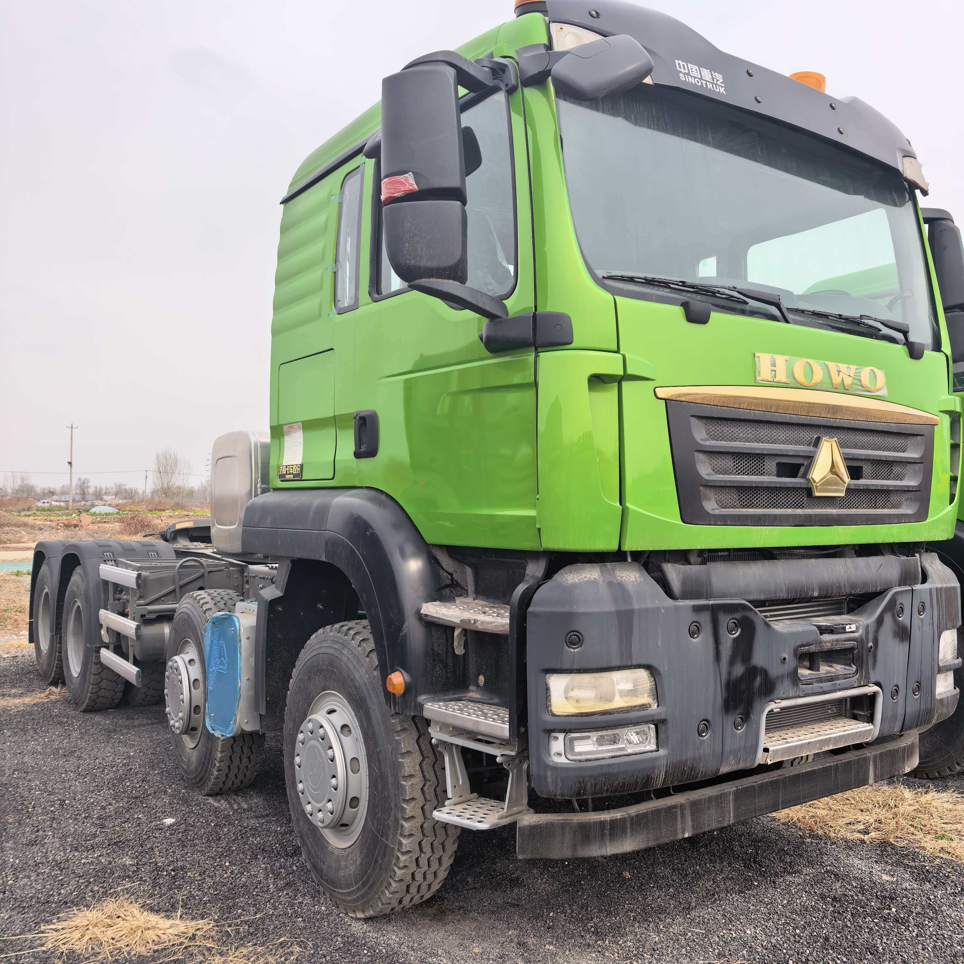 Export Sinotruk Howo 8X4 tractor trucks