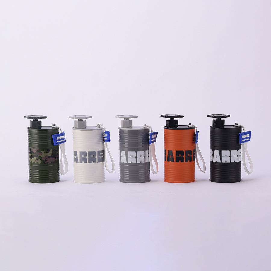 Stainless steel water bottle