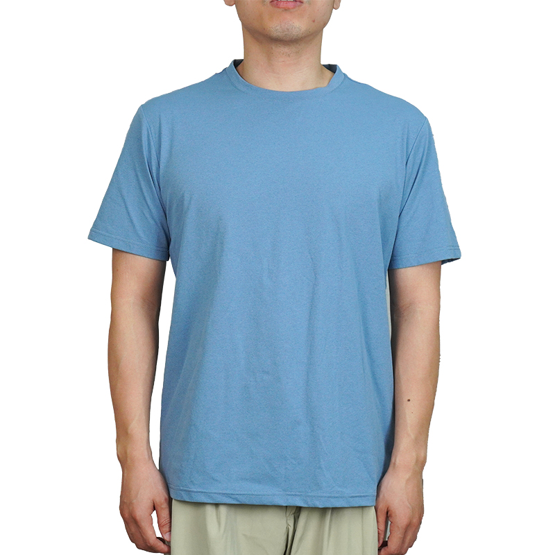 Solid color short sleeved T-shirt