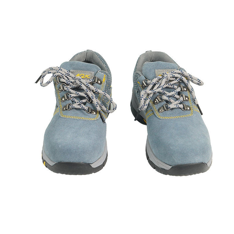 Fashionable anti smashing safety shoes