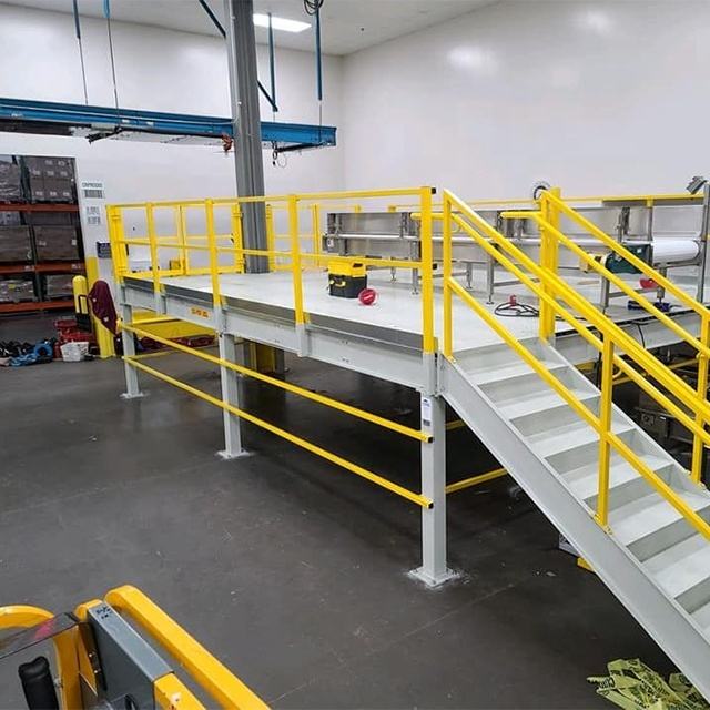 Heavy duty mezzanine floor shelving system
