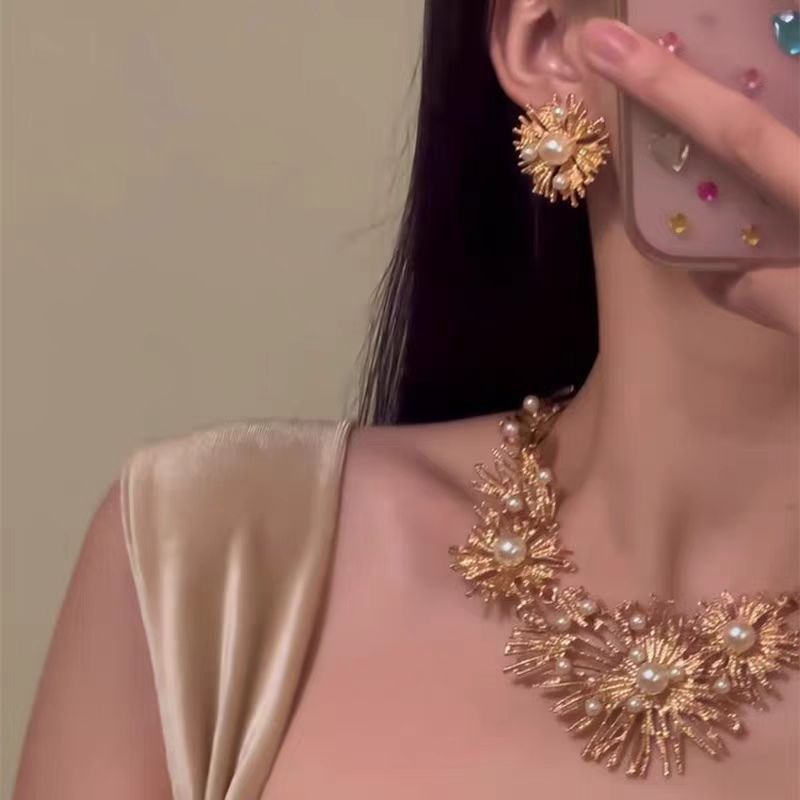 Luxury Gold Floral Necklace Earrings Jewelry Set, Elegant Statement Clavicle Chain