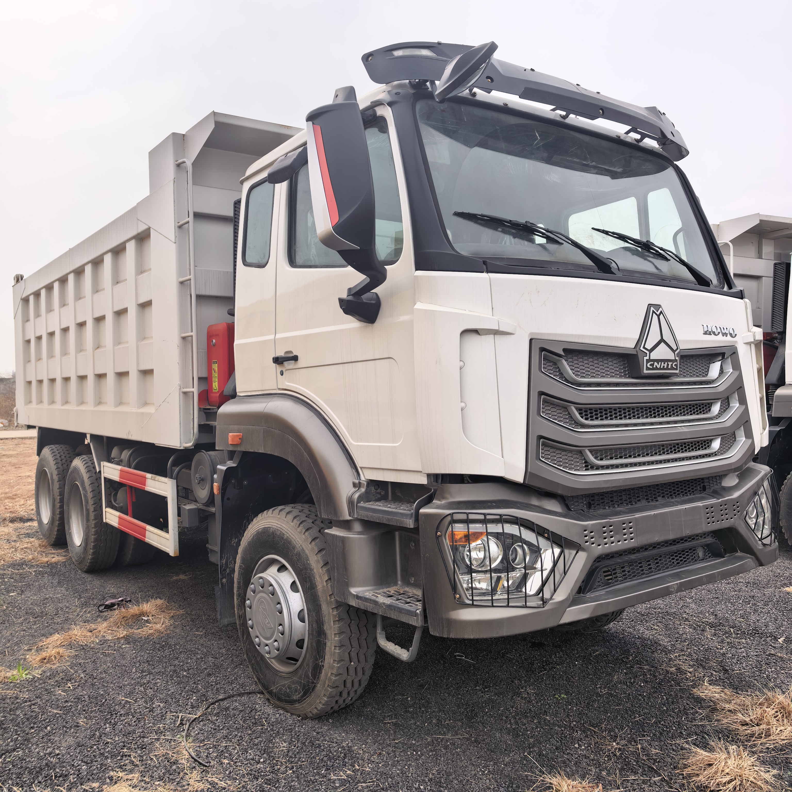 Export Sinotruk Howo 6X4NX dump trucks