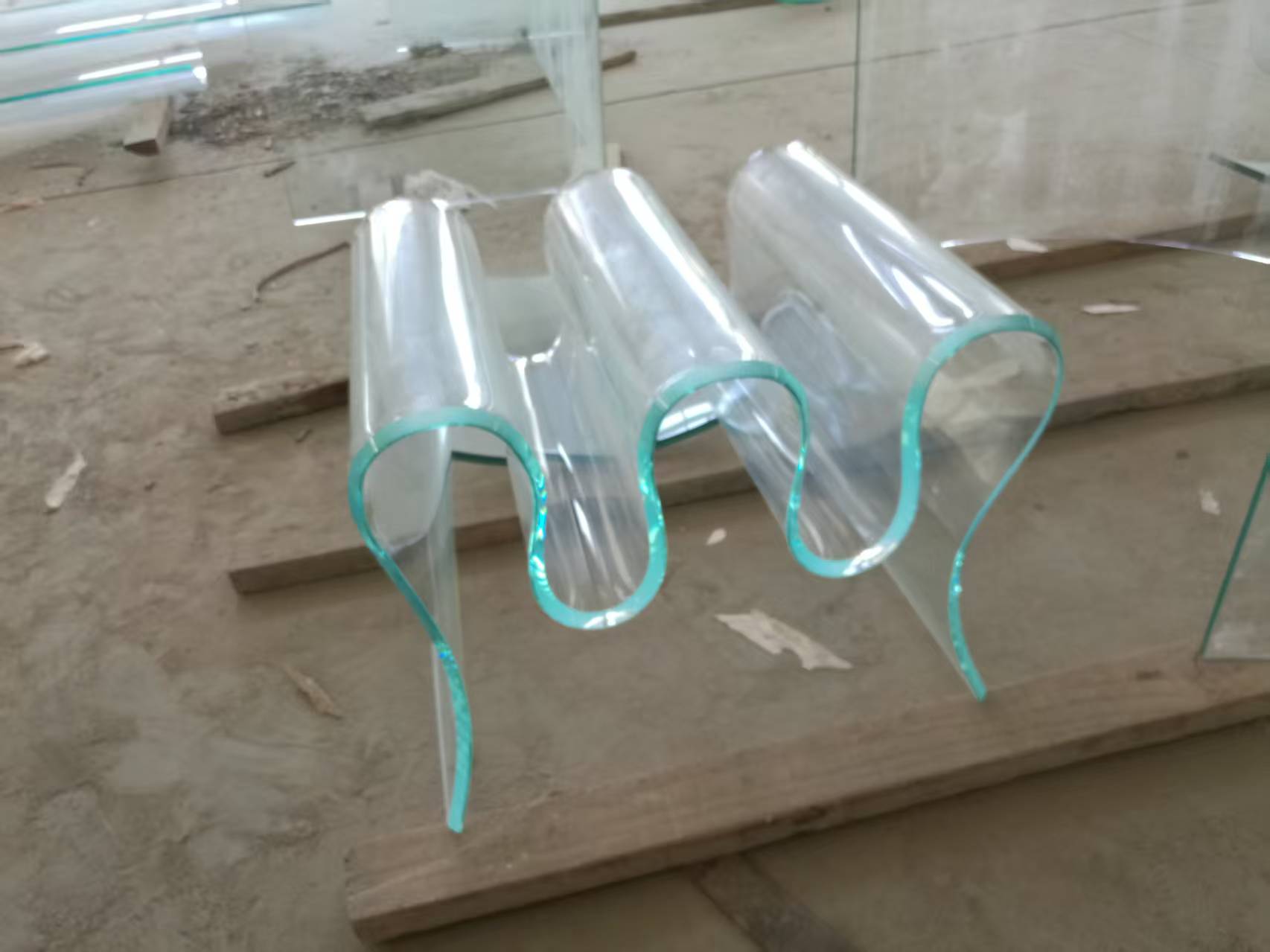 Curved tempered glass