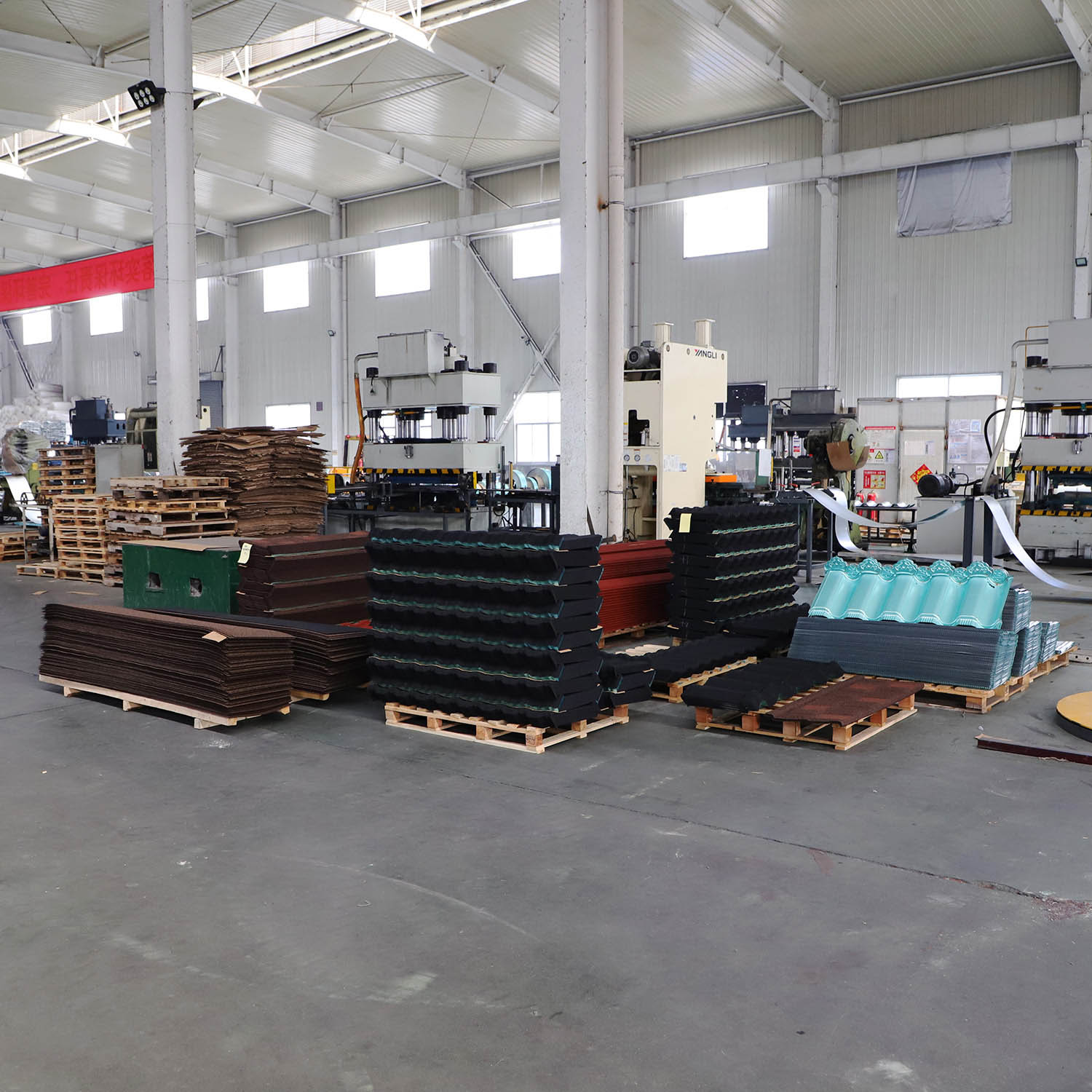 Bond stone coated metal roof tiles