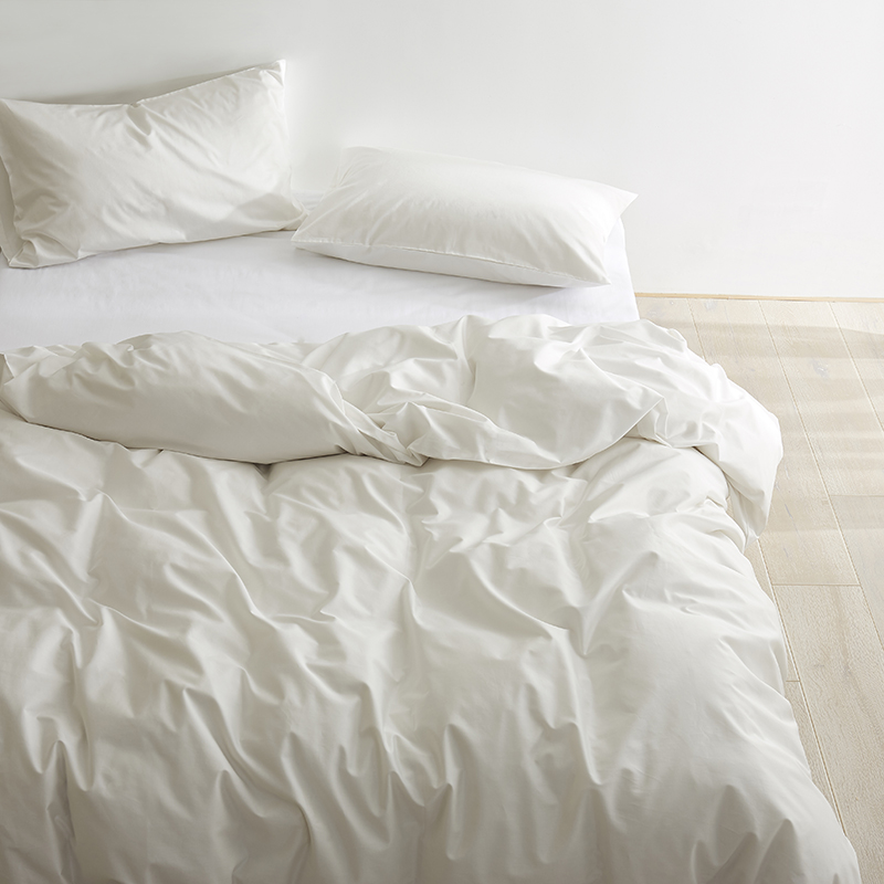 Solid White Bed Bedding Set