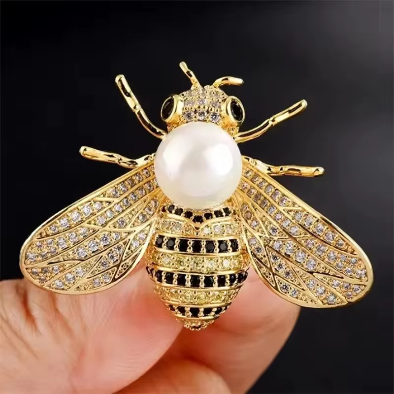 Low MOQ Custom Hot Sale Retro Exaggerated Insect Bee Brooch