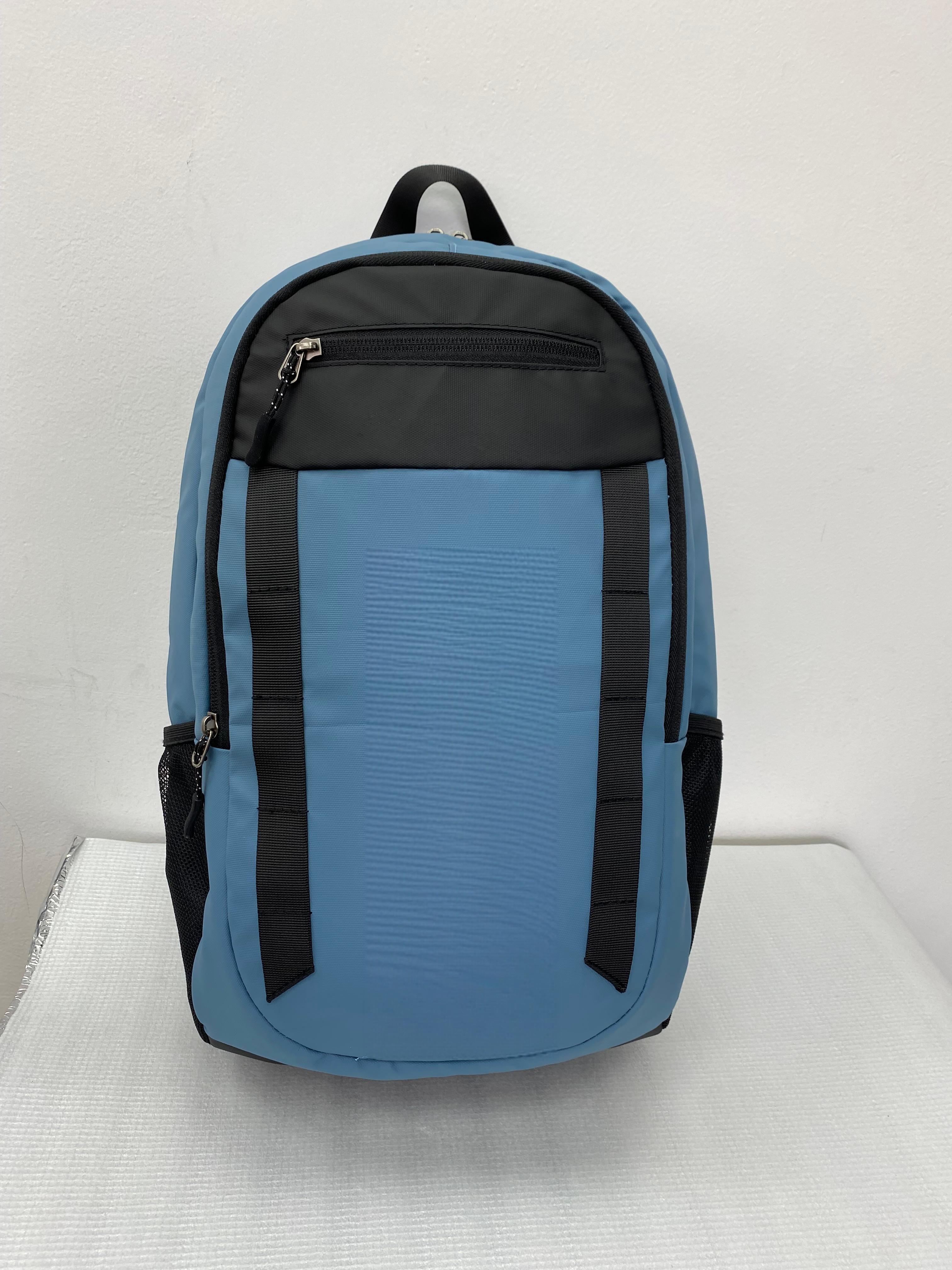 school computer backpack，portable leisure travel backpack