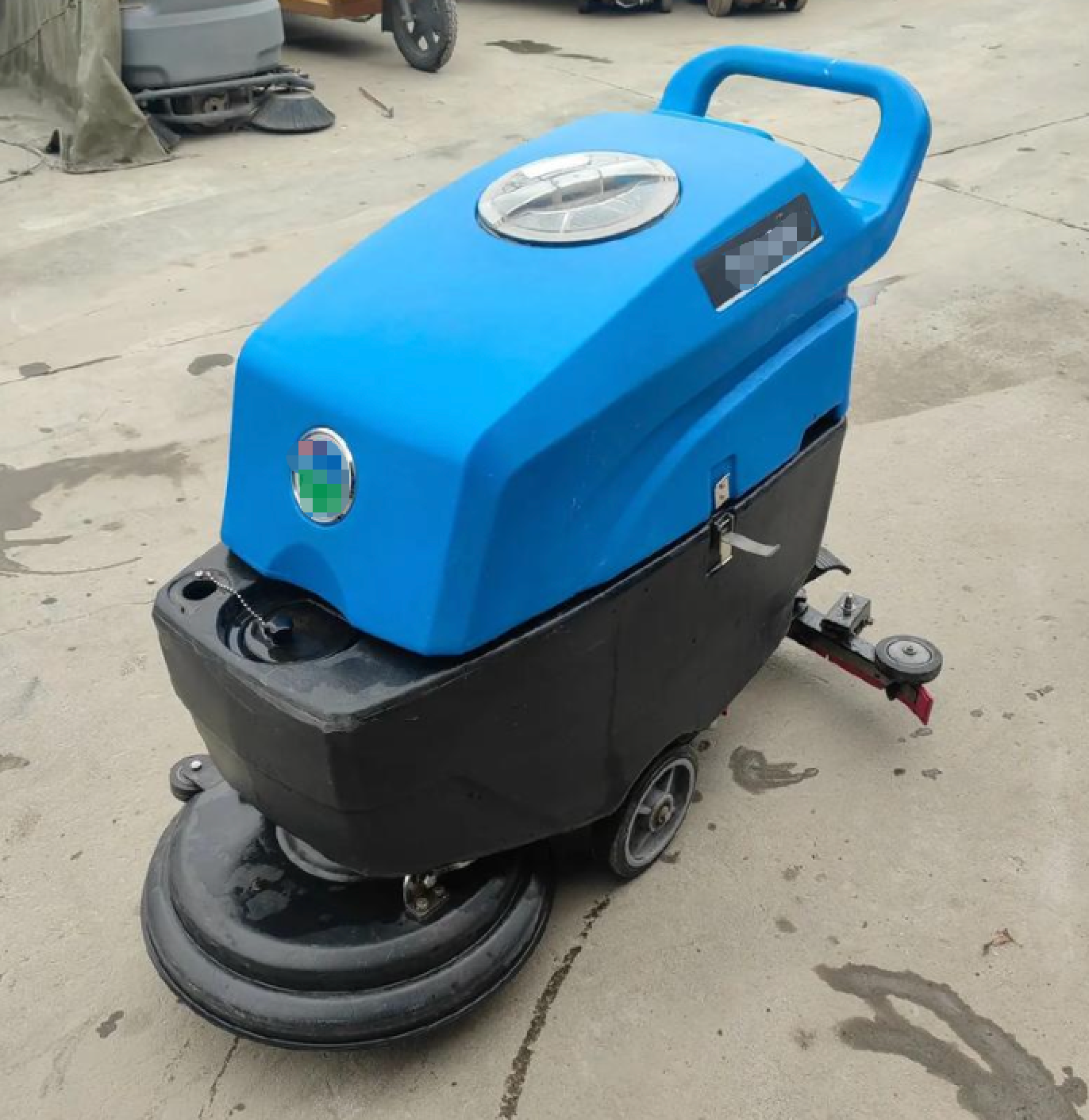 Floor scrubber