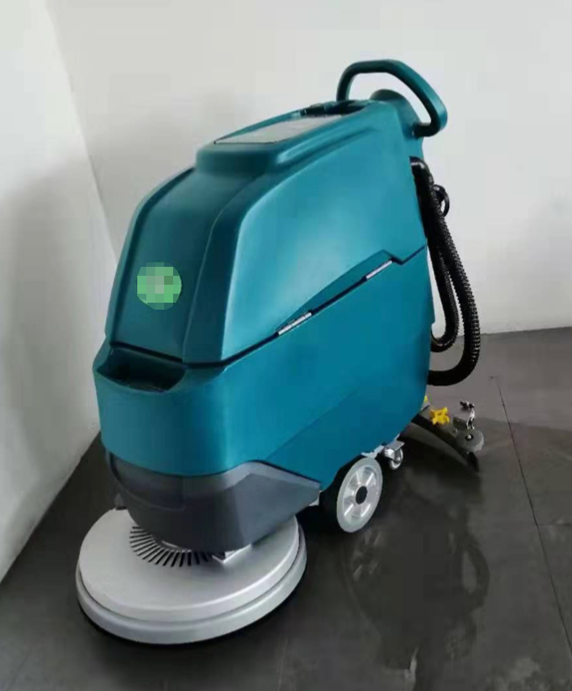 Floor scrubber