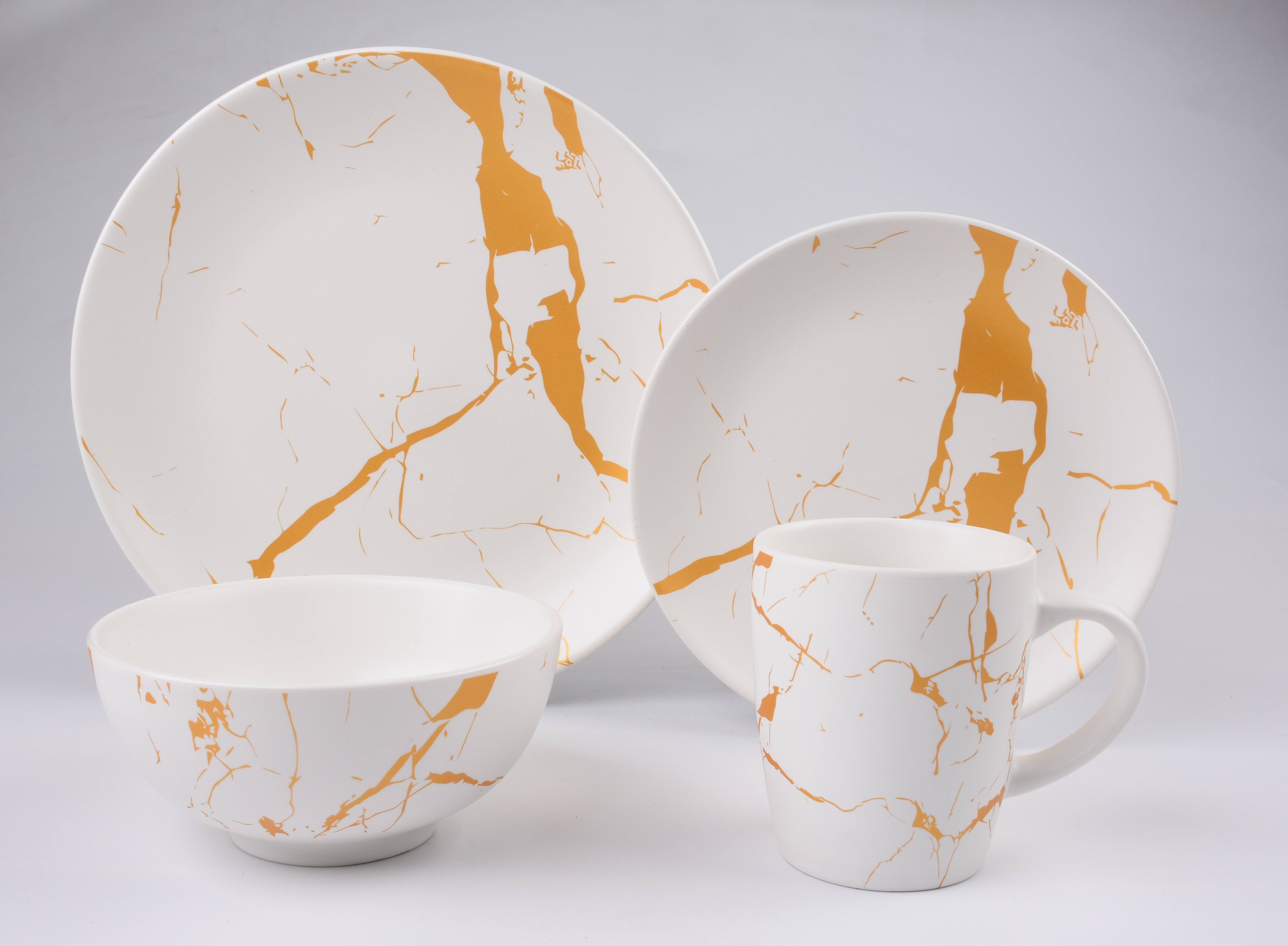 Matt gold pattern 16pc dinner set