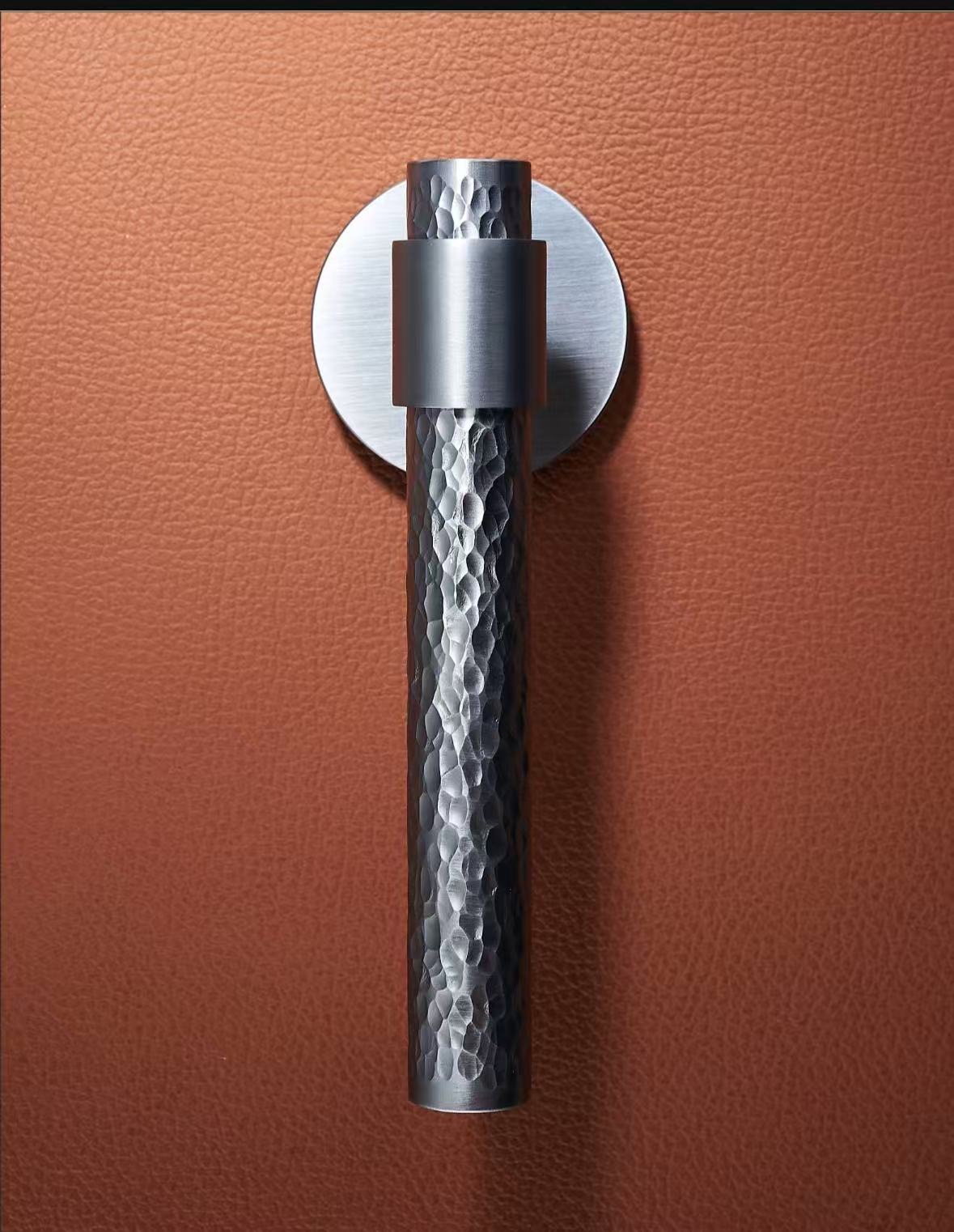 Hammered texture silent magnetic door lock