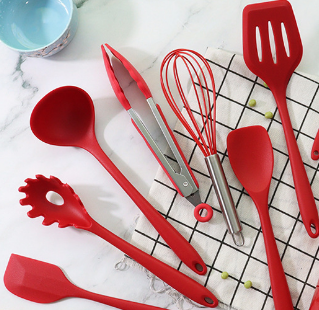 Kitchen silicone miscellaneous items are very practical in daily cooking.