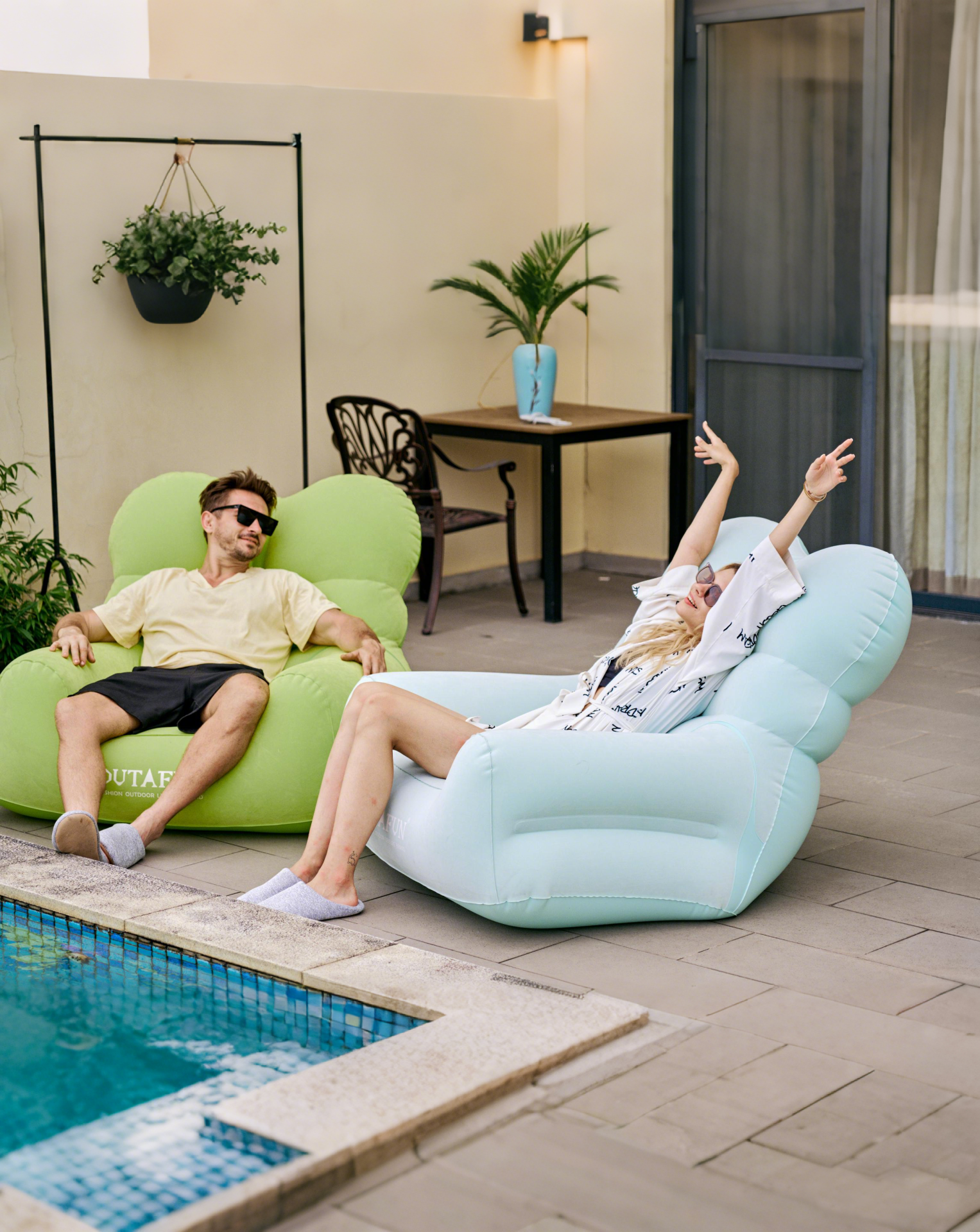 OUTAFUN Single Flocked PVC Inflatable Sofa with Armrests, Outdoor Camping Leisure Recline