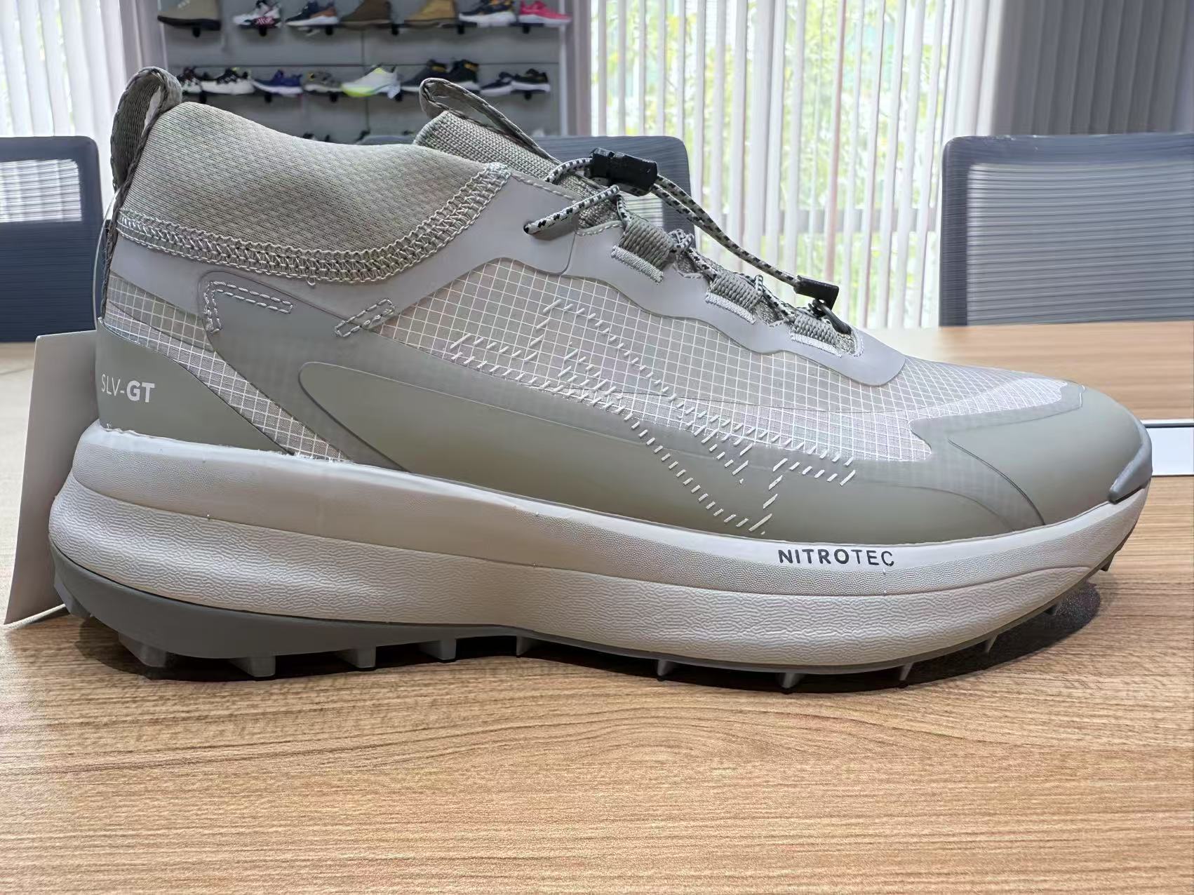 Sport shoes