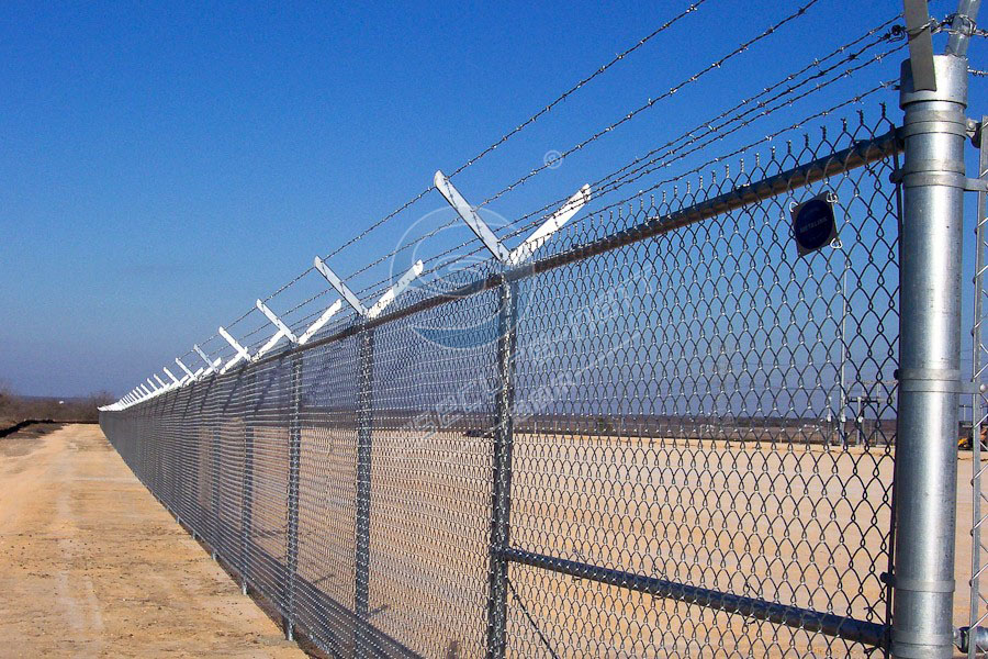wire mesh fence