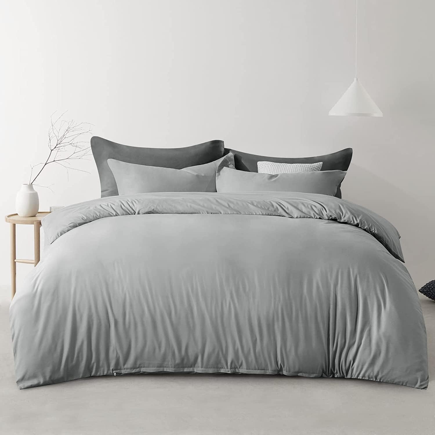 Down alternative comforters