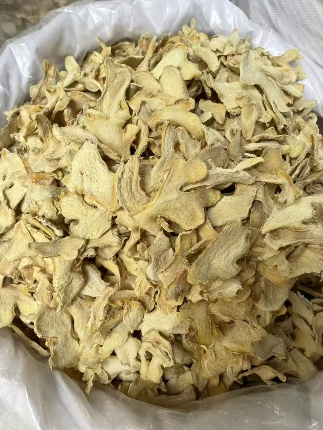 dried ginger slices condiment spicy