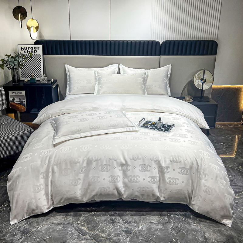 White Bedding Set