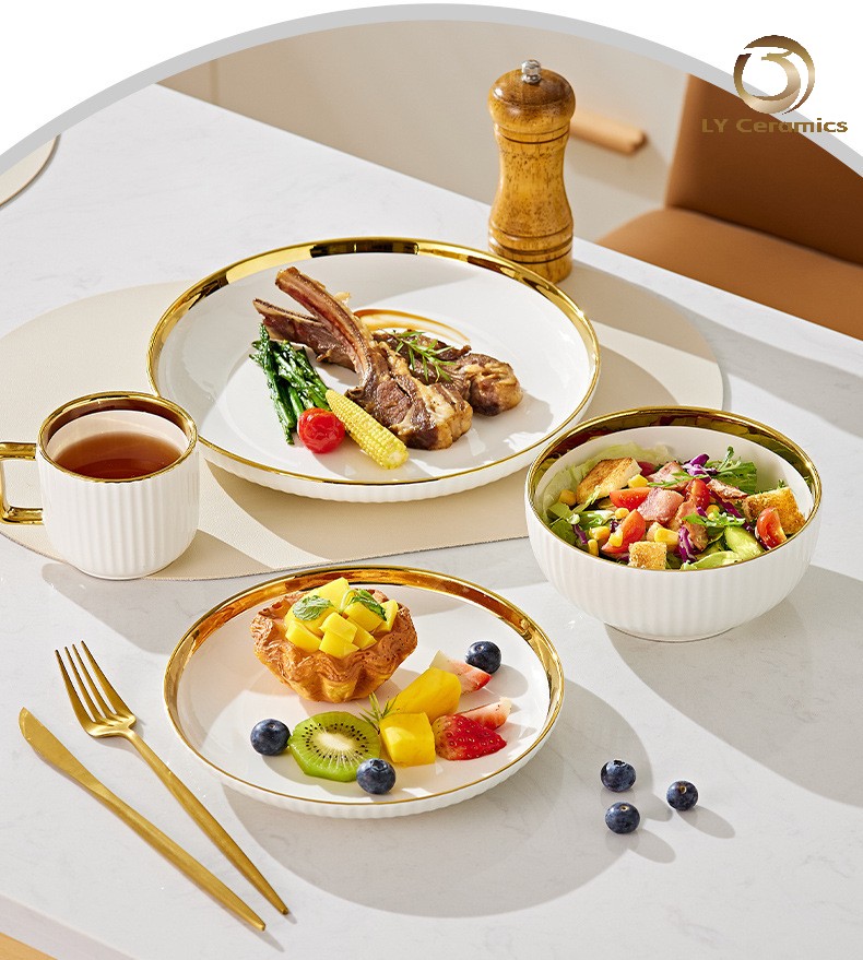 Porcelain dinner set
