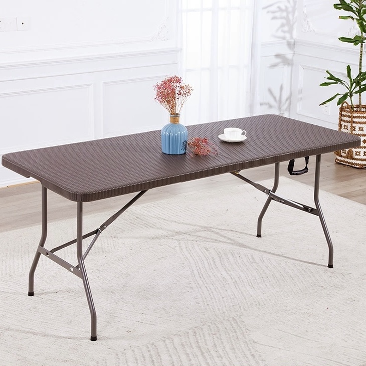 Folding table