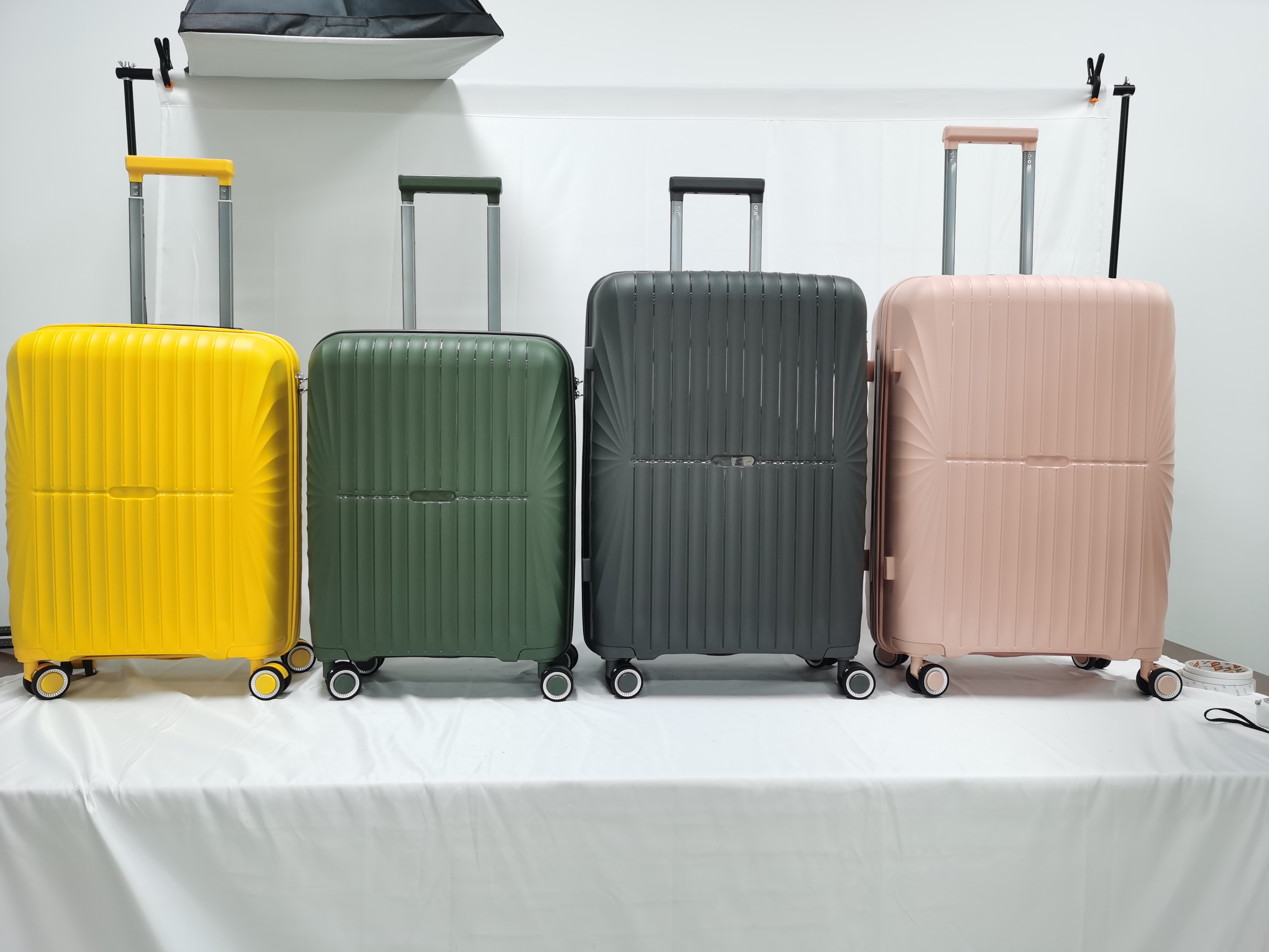 Pp Material Suitcase