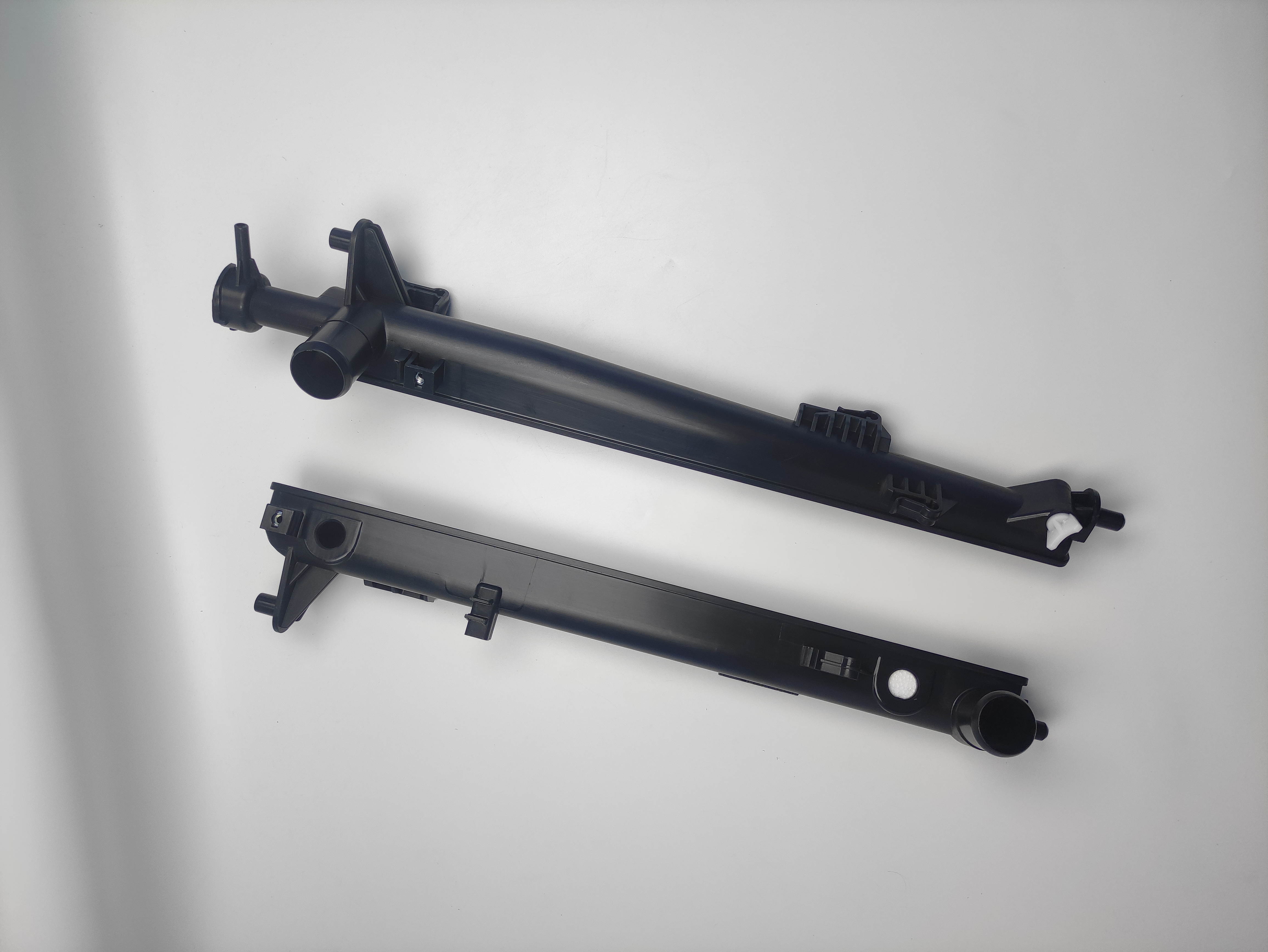 Radiator plastic tank
