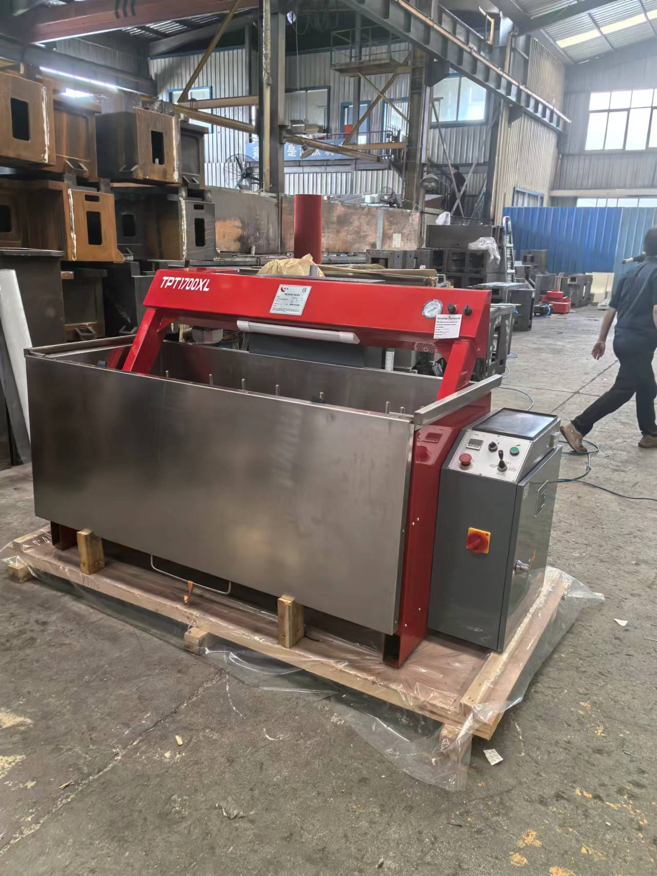 Cylinder head pressure tester