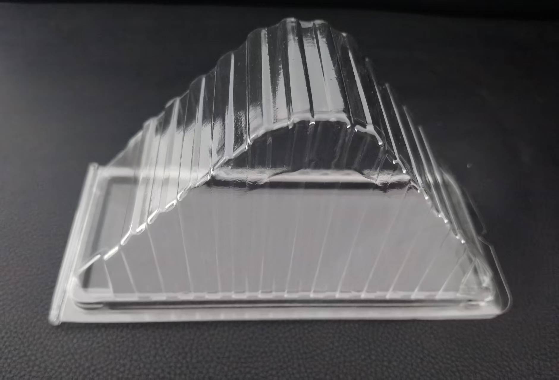 High Transparent PET Plastic Disposable Sandwich Clamshell Box Triangle Food Container Factory Price