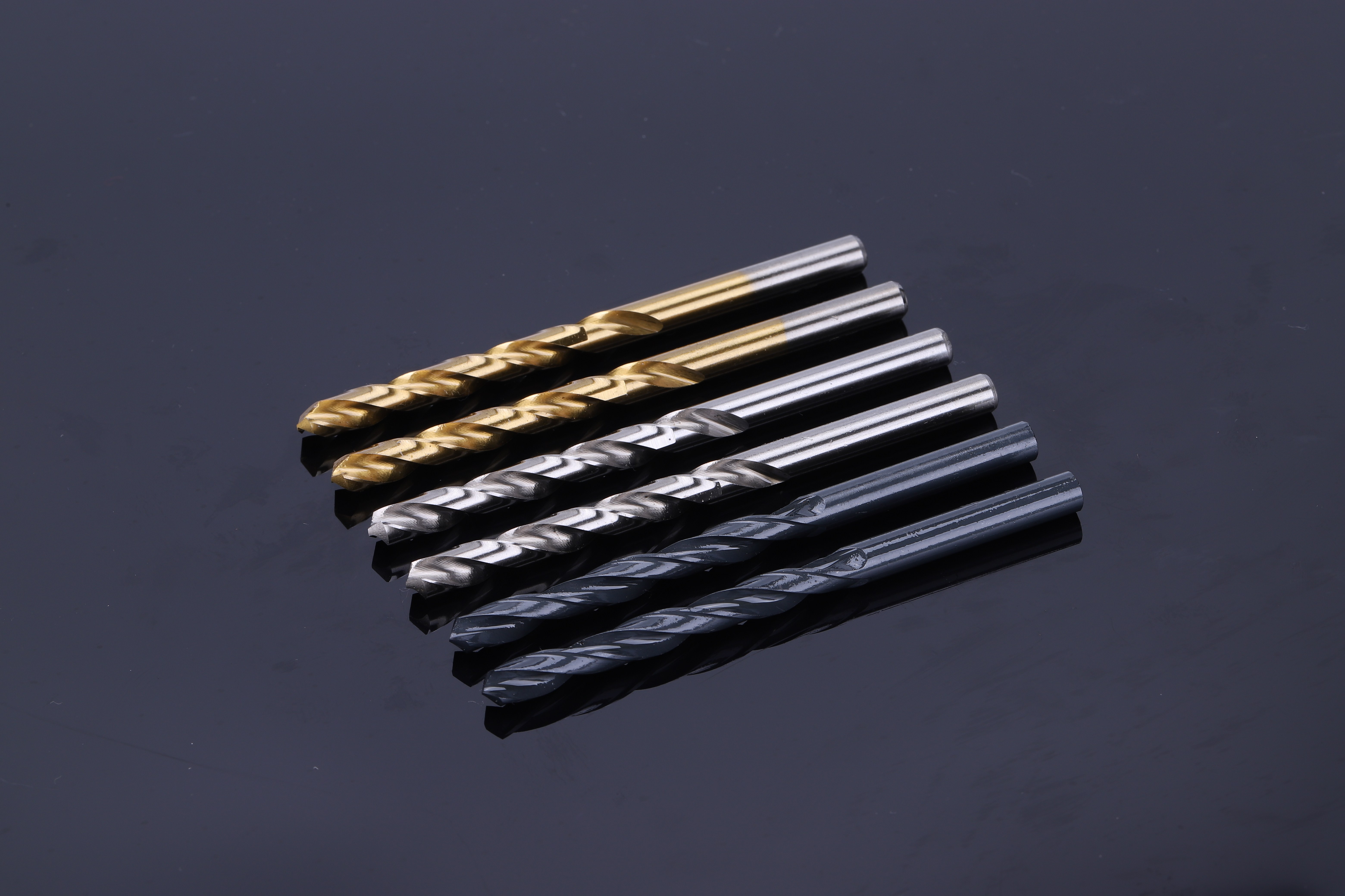 Twist drill bits