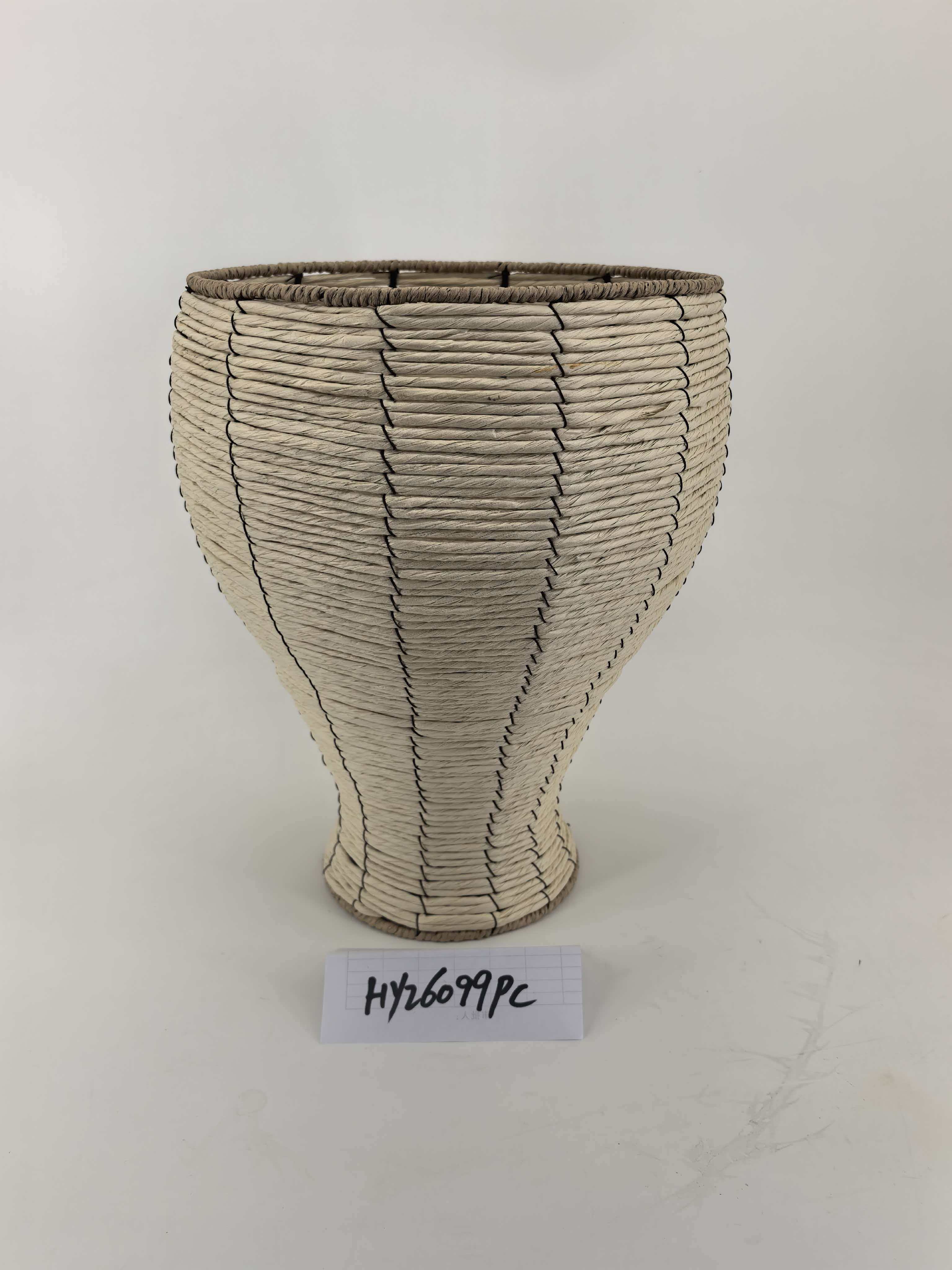 Weave Stand Pot