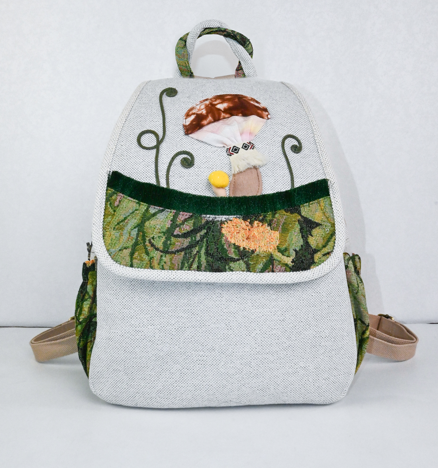 National style large mushroom-shaped tent-style backpack