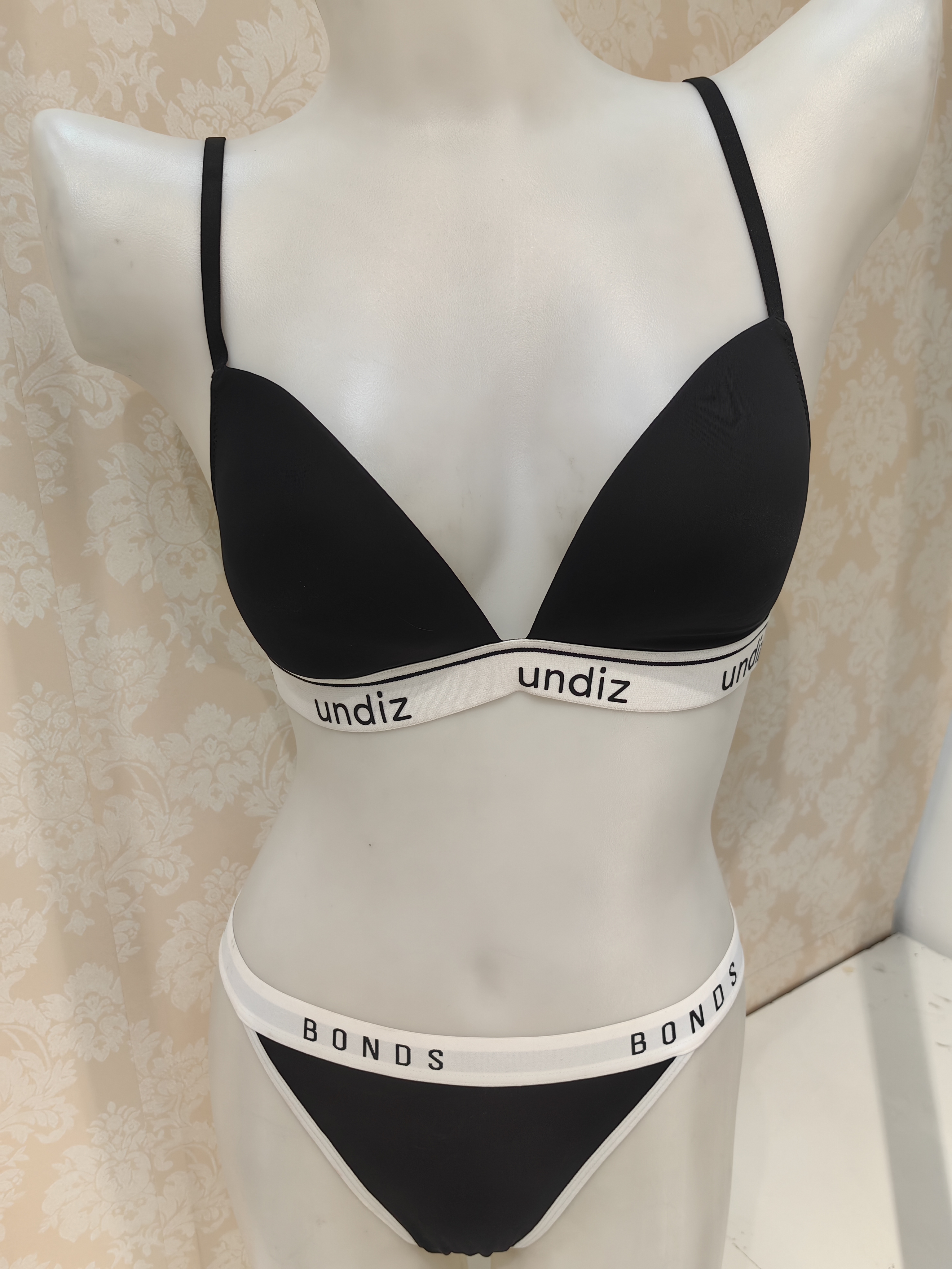 Simple normal sporty push-up bra thong