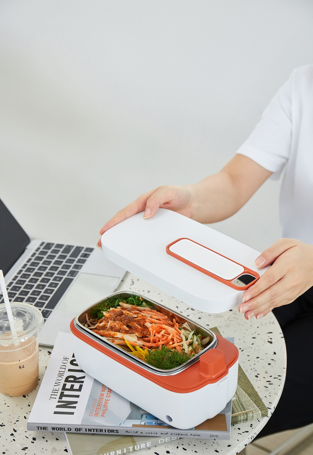 Cordless lunch box